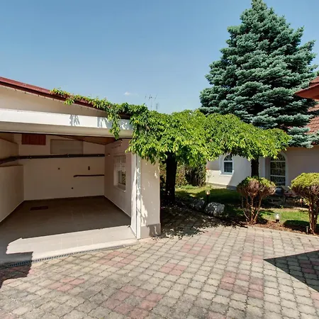 Apartment Domecek U Zameckeho Parku Trebon