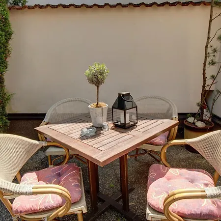 Apartment Domecek U Zameckeho Parku Trebon