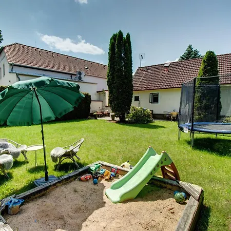 아파트 Domecek U Zameckeho Parku Třeboň
