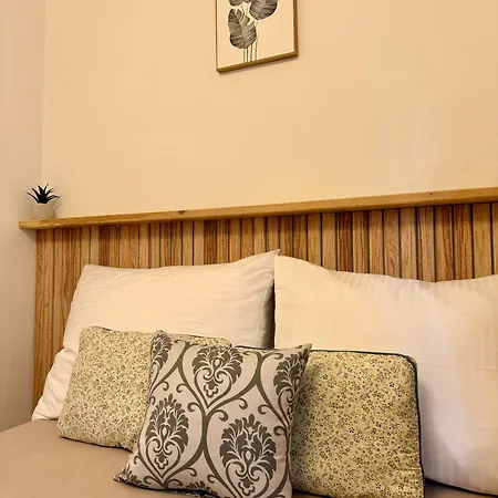 Domecek U Zameckeho Parku Apartment Trebon