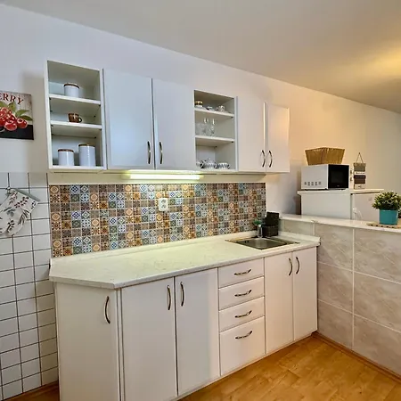 Domecek U Zameckeho Parku Apartment *