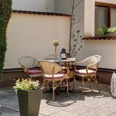 Apartment Domecek U Zameckeho Parku *